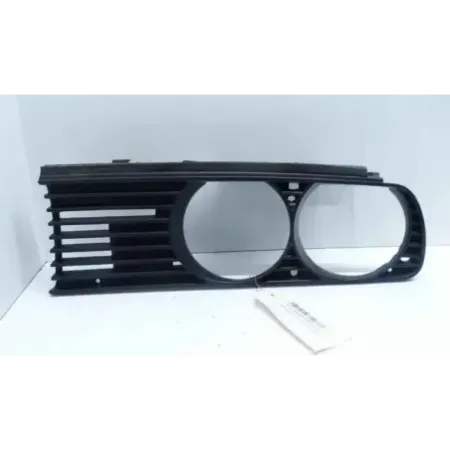 Grille phare gauche