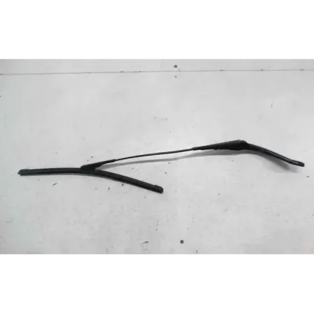 Bras essuie-glace avant droit