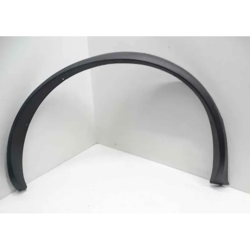 Elargisseur aile avant gauche