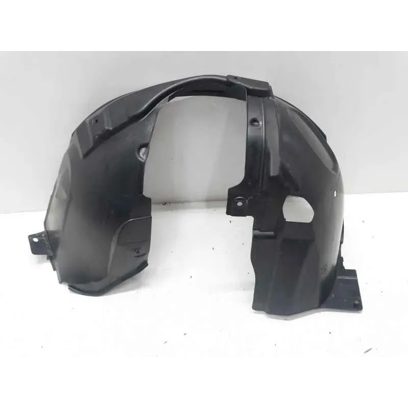 Pare-boue aile avant gauche