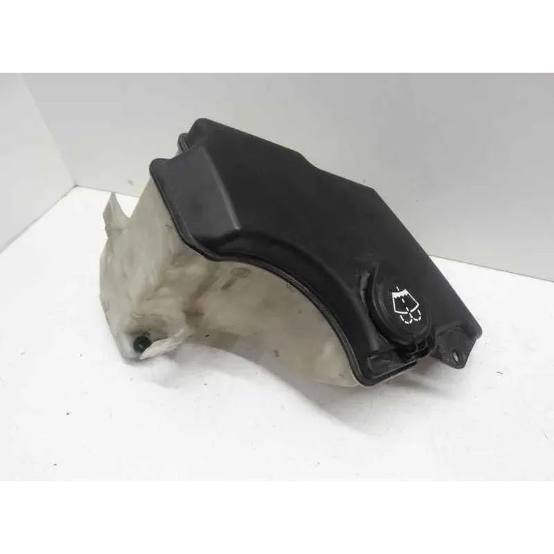 Reservoir lave-glace avant