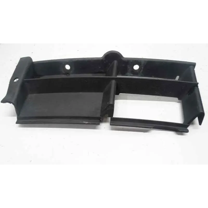 Grille de pare choc avant droit