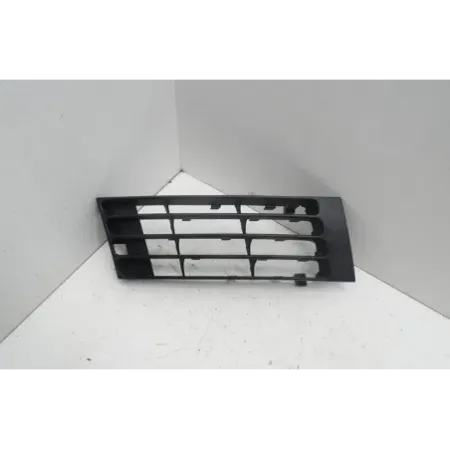 Grille de pare choc avant droit audi a4 8d b5