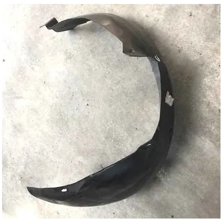 Pare-boue aile avant gauche