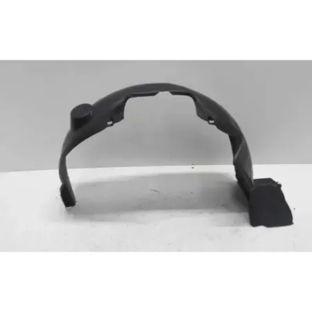 Pare-boue aile avant gauche