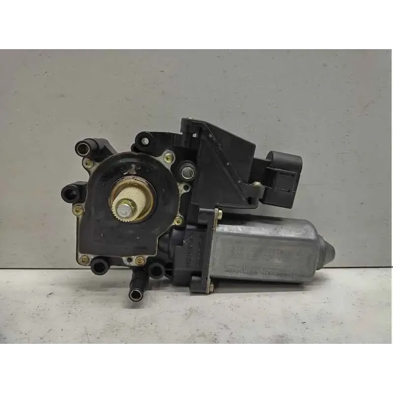 Moteur leve-glace avant droit audi a4 8d