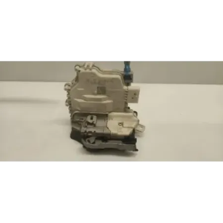 Serrure porte avant droit audi a3 8v