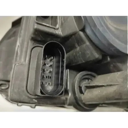 Phare droit volkswagen golf 5 v