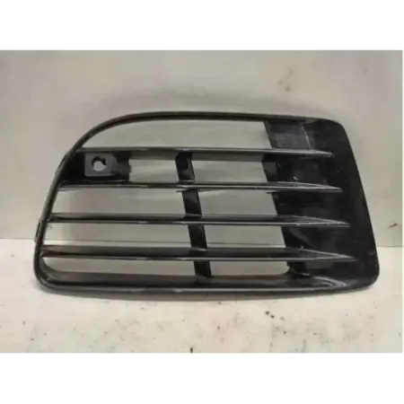 Grille de pare choc avant droit volkswagen golf 6