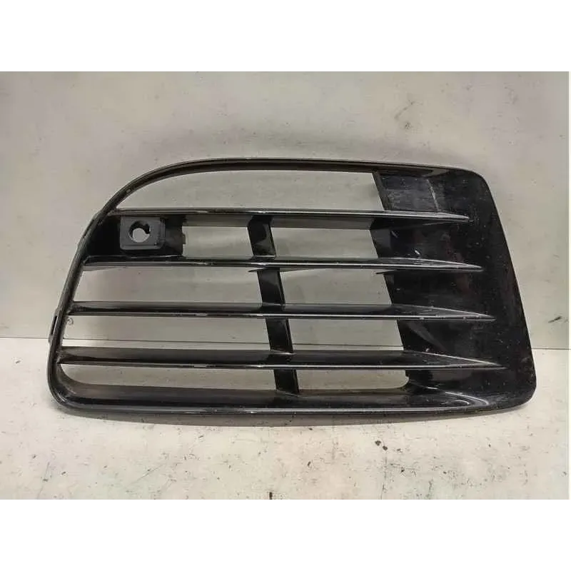 Grille de pare choc avant droit volkswagen golf 6 vi