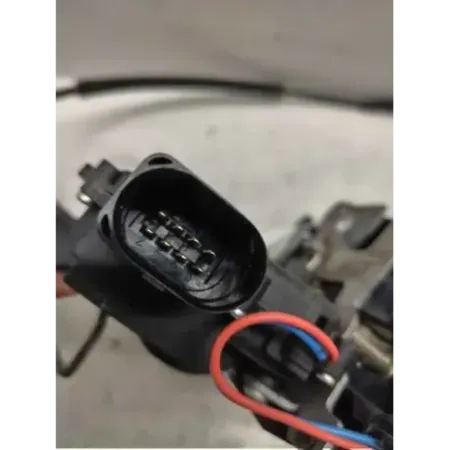 Serrure porte avant gauche volkswagen golf 4 iv