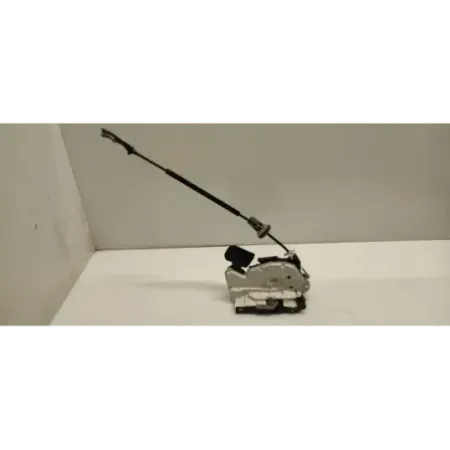 Serrure porte avant droit volkswagen golf 6