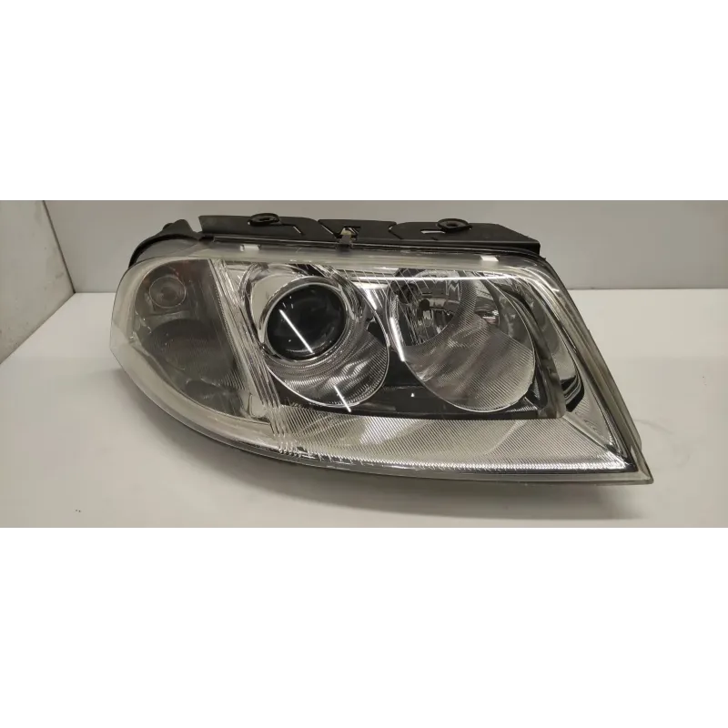 Phare droit volkswagen passat 3b b5
