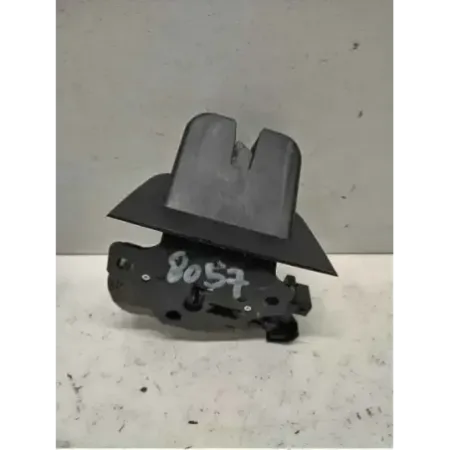 Serrure coffre arriere audi a3 8p