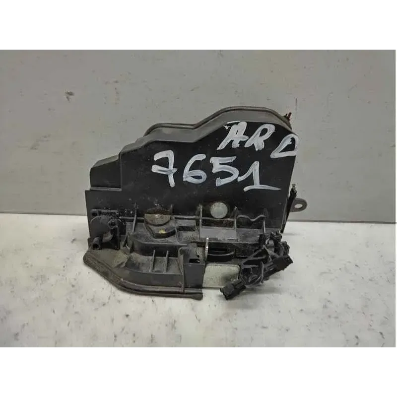 Serrure porte arriere droite bmw serie 1 e87/e81
