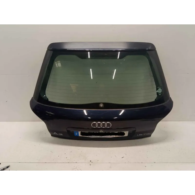 Malle / hayon / coffre