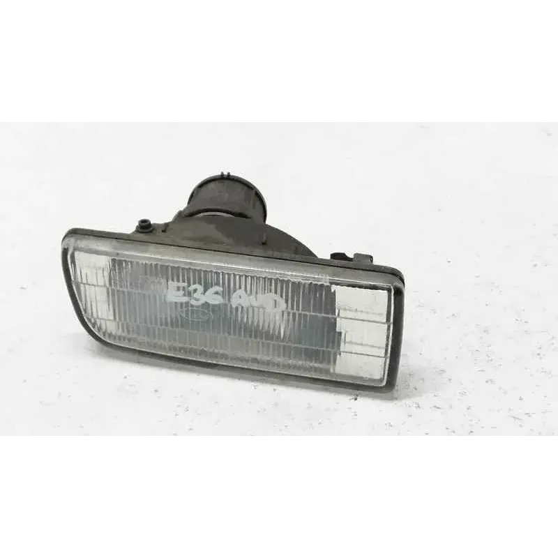 Phare anti-brouillard droit bmw serie 3 e36