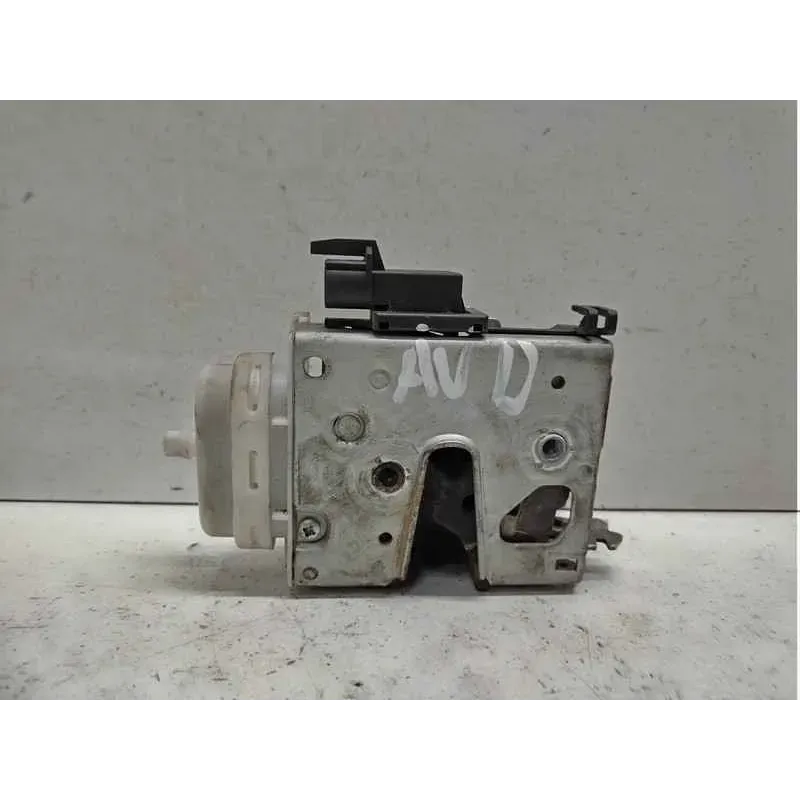 Serrure porte avant droit audi a3 8l