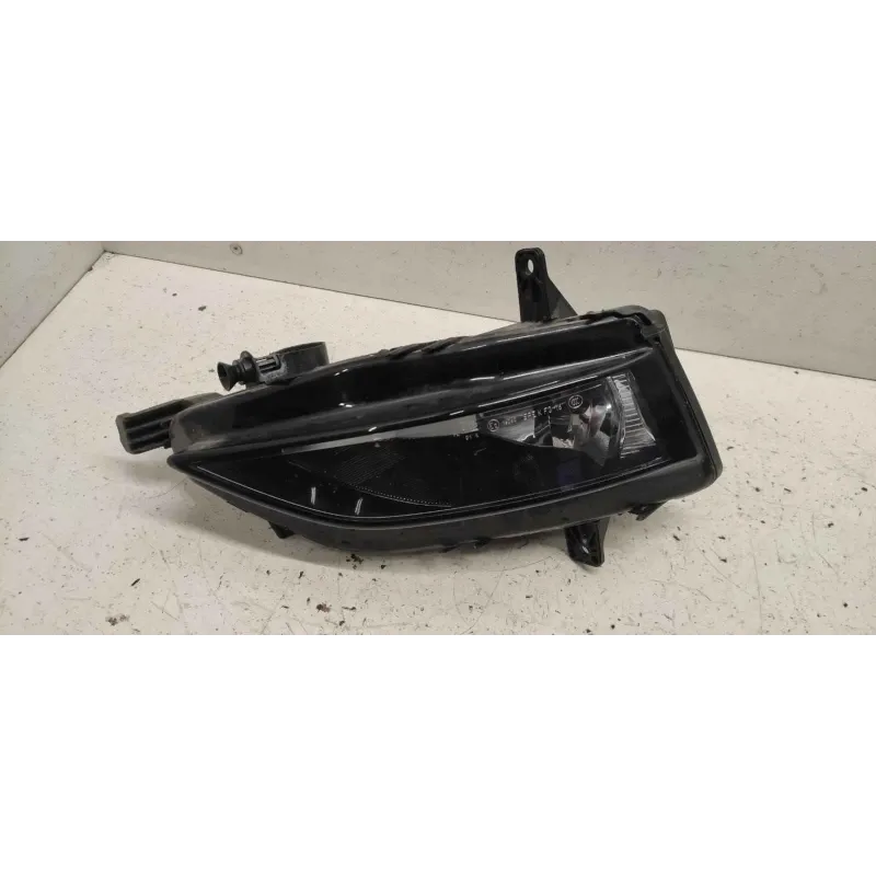 Phare anti-brouillard gauche volkswagen golf 7 vii