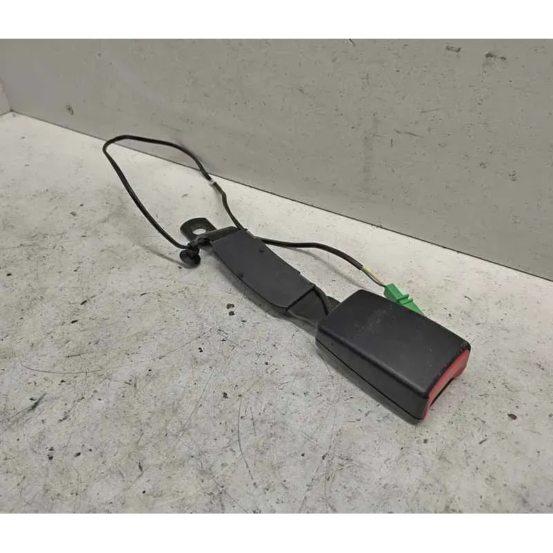 Ancrage ceinture avant droit volkswagen polo 6r/6c v