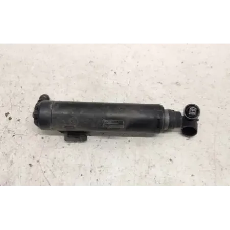 Gicleur lave-phare avant gauche audi a1 8x