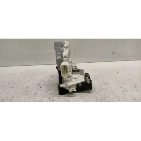 Serrure porte avant gauche volkswagen passat 36 b7