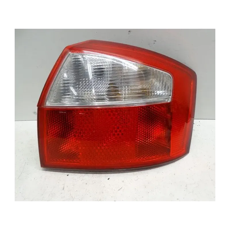 Feu arriere droit audi a4 8e b6/b7