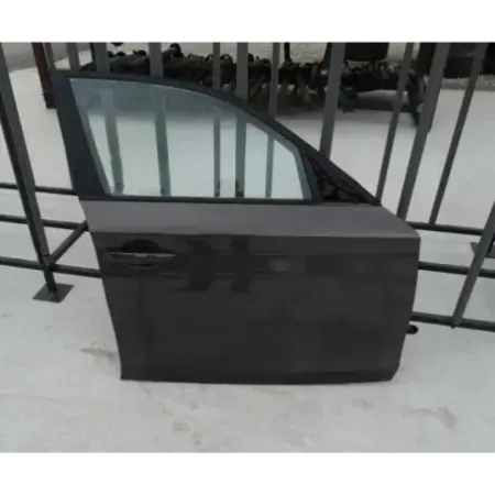 Porte avant droite complete