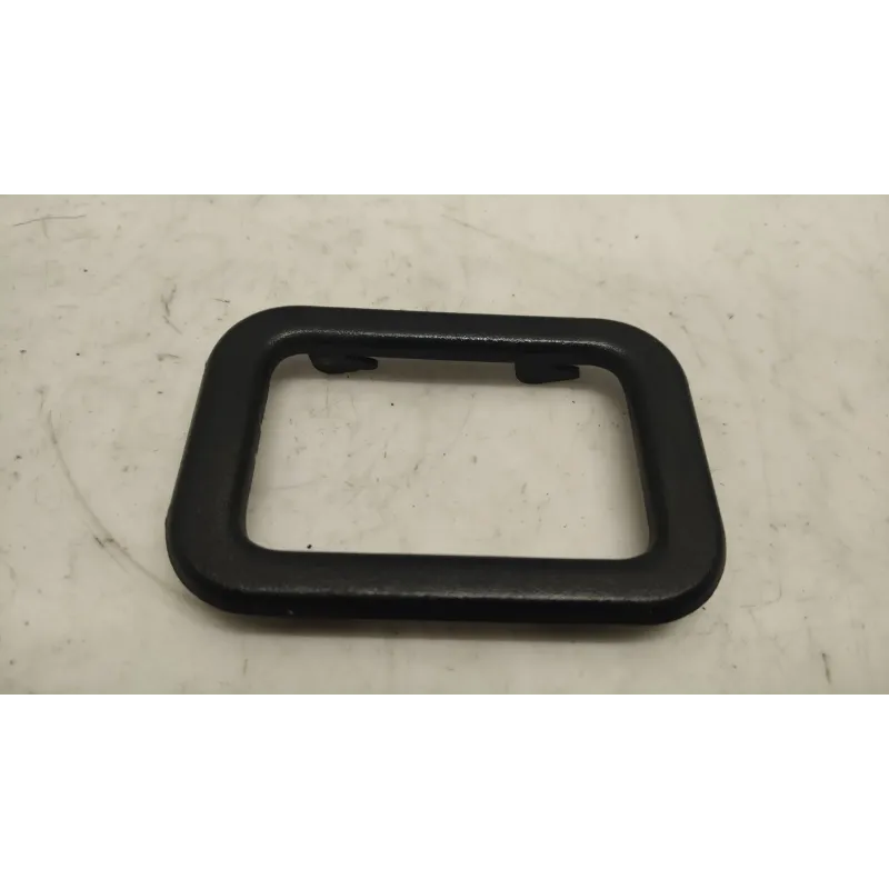 Poignee interieur porte arriere gauche bmw serie 3 e30